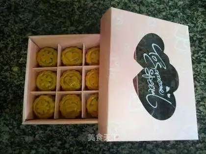 The dates are wide moon cakes
