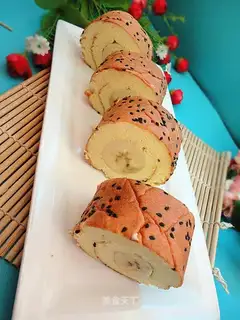 Banana cake roll
