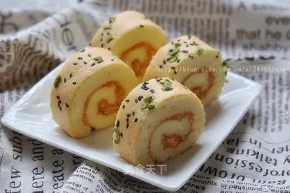 Onion pine roll
