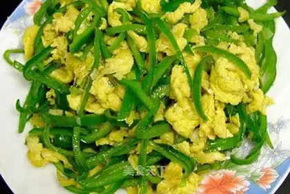 Pepper fried eggs