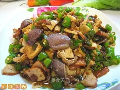 stir-fried chicken offal with spicy meat