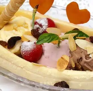 DIY handmade ice cream banana boat