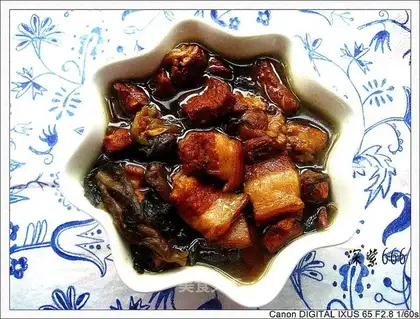 Eastern Sichuan dish stewed pork