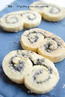 Butterfly sesame cake