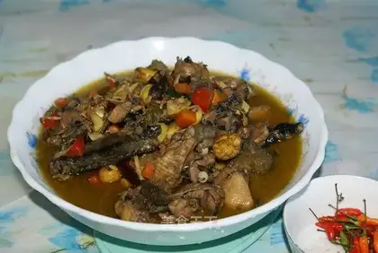 Boiled chicken with chestnut
