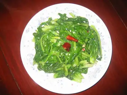 stir-fried lettuce leaves