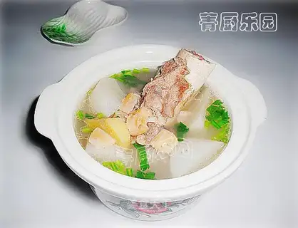 Dried scallops, radish and pork bone soup