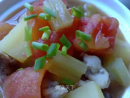Potato, tomato and cheese soup