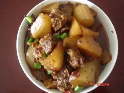 Roasted beef with radish
