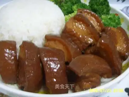 Tea-flavored braised pork