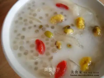 Mung bean, white fungus, sago sauce
