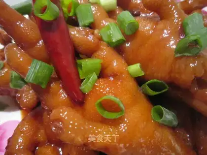 Braised chicken feet