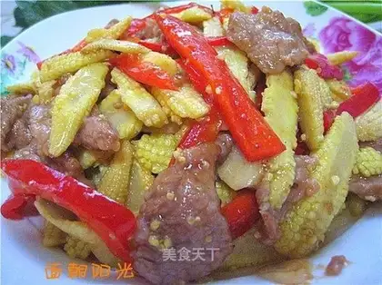 Fried pork slices with corn bamboo shoots