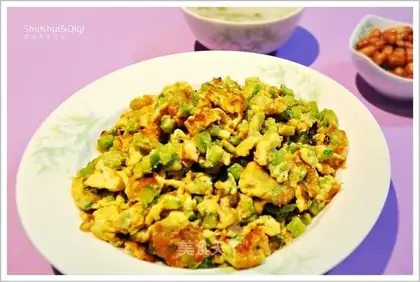 Fried egg with bitter gourd