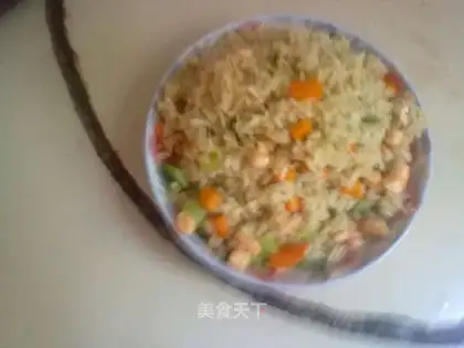 Fried rice with lotus leaf and tea aroma