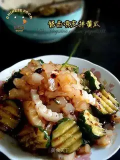 Sawtooth cold noodles mixed with cucumber