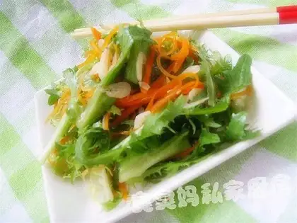 Shrimp skin mixed with bitter chrysanthemum