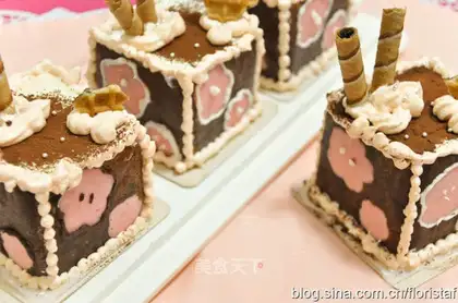 The Cube Mousse