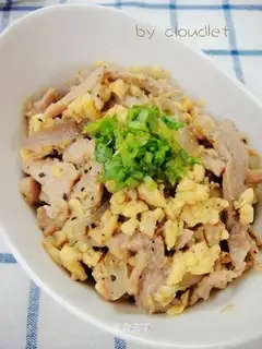 Black pepper pork fillet egg