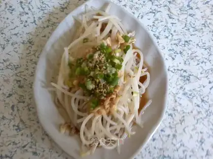 Delicious bean sprouts