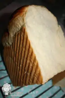 Honey and egg yolk toast