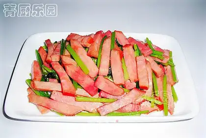 stir-fried ham with parsley