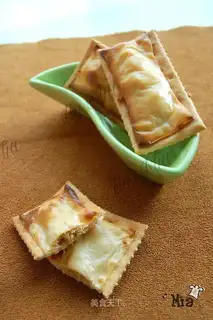Pork floss soda biscuits