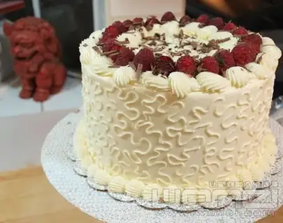 White chocolate cake