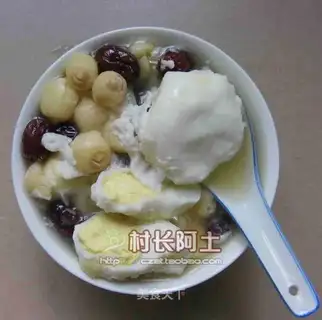 Rock sugar, red dates, lotus seeds