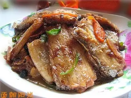 Pan-fried hairtail with black bean sauce