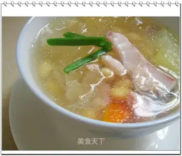 Papaya and snow ear Wan fish soup