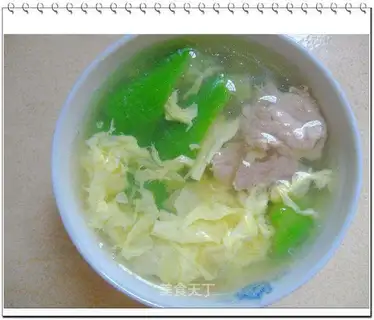 Lean meat soup with water melon and egg