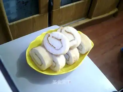 Litchi jam cake