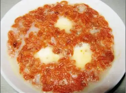 Steamed egg with rock sugar and wolfberry