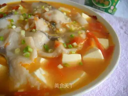 Fish with bean curd in tomato sauce