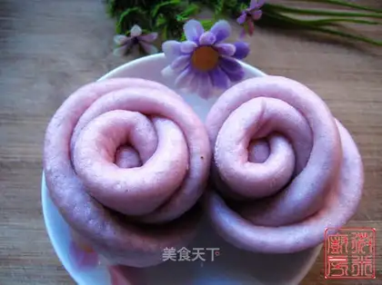 Purple rose buns