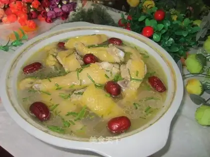 Chicken soup with red dates