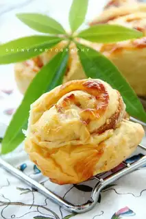 Bacon cheese rolls