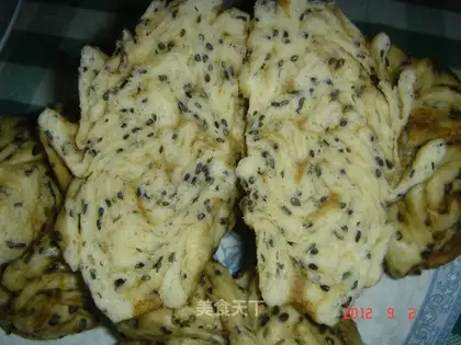 Black sesame rolls