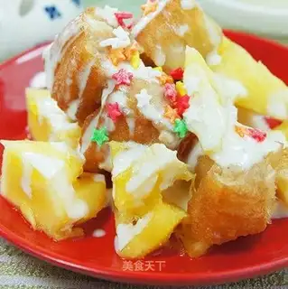 Pineapple oil bar salad