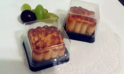 Orange Lotus mooncake