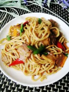 ♪ Back to the casserole noodles ♪