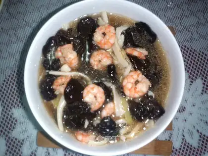 Garlic seafood soup