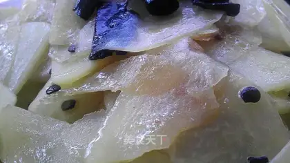Pyramid potato chips