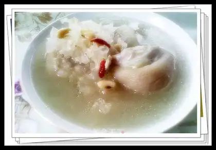 Soybeans, silver-eared pig soup