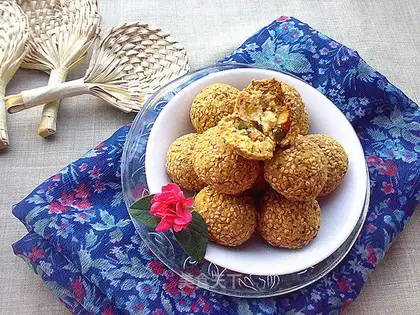 Happy sesame cookies