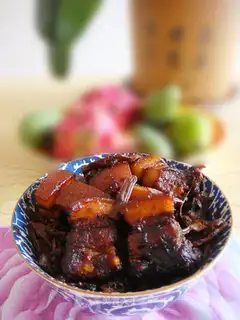 Plum-cracker