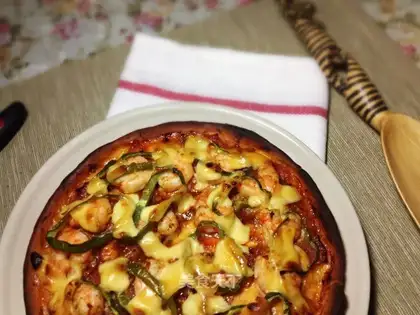 Super bacon shrimp pizza