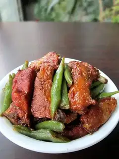 Four seasons of bean roasted ribs