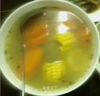 Carrot cornbone soup